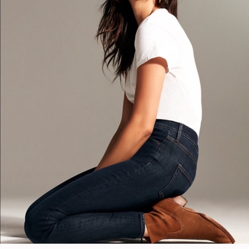 🌸2 for $120 Aritzia Lola crop jeans